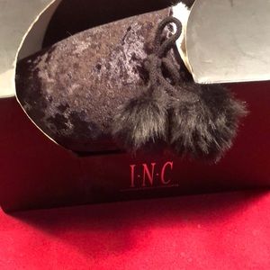 Black faux fur slippers. Size 9/10